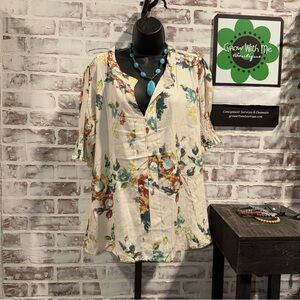 BiBi Cream Floral Blouse women’s large